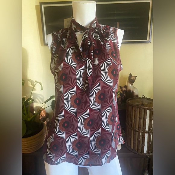 a love story Tops - Ladies mod geometric tie neck art print sleeves blouse contempo causal